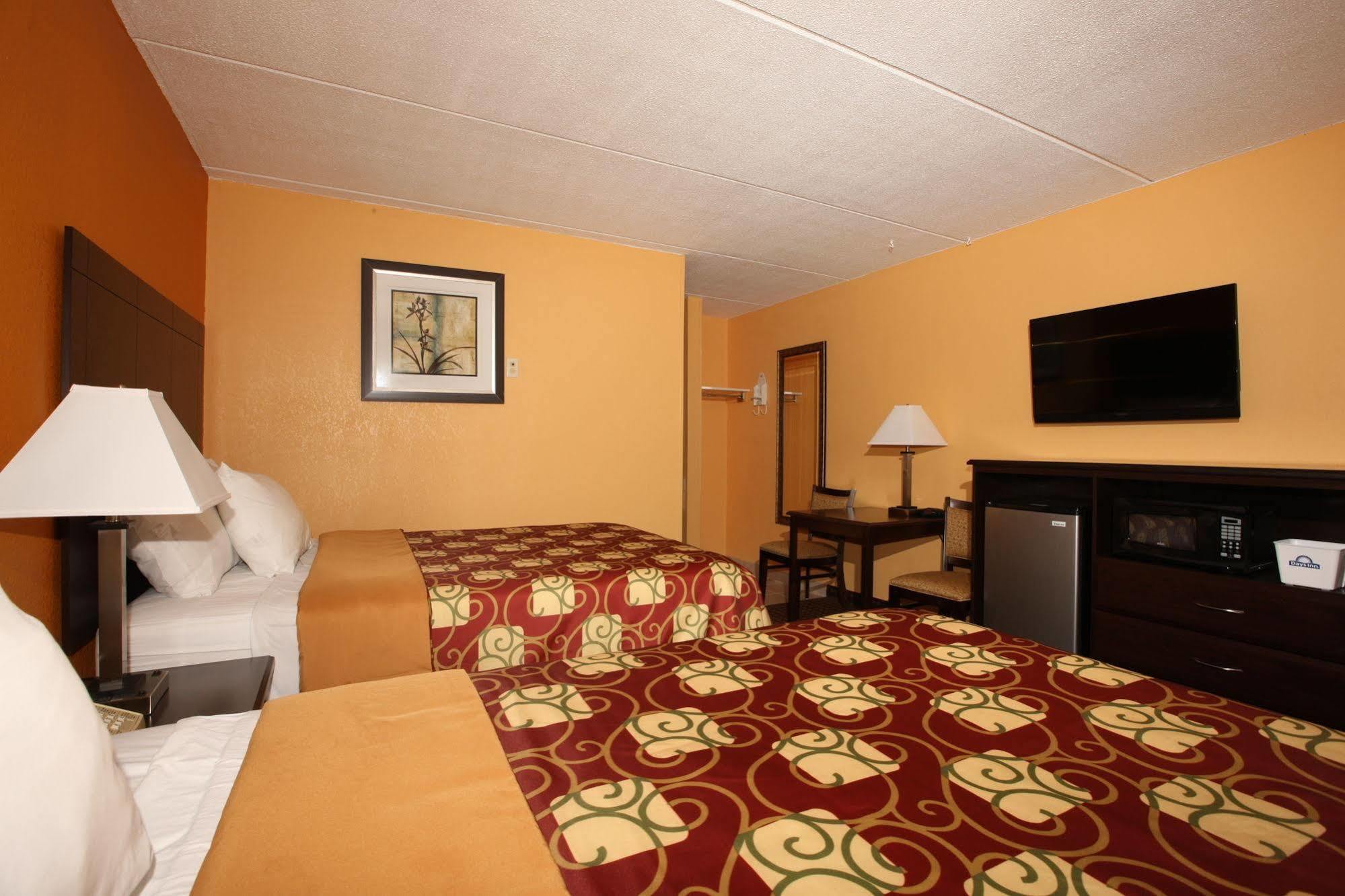 Budgetel Inn Glens Falls-Lake George Exterior foto