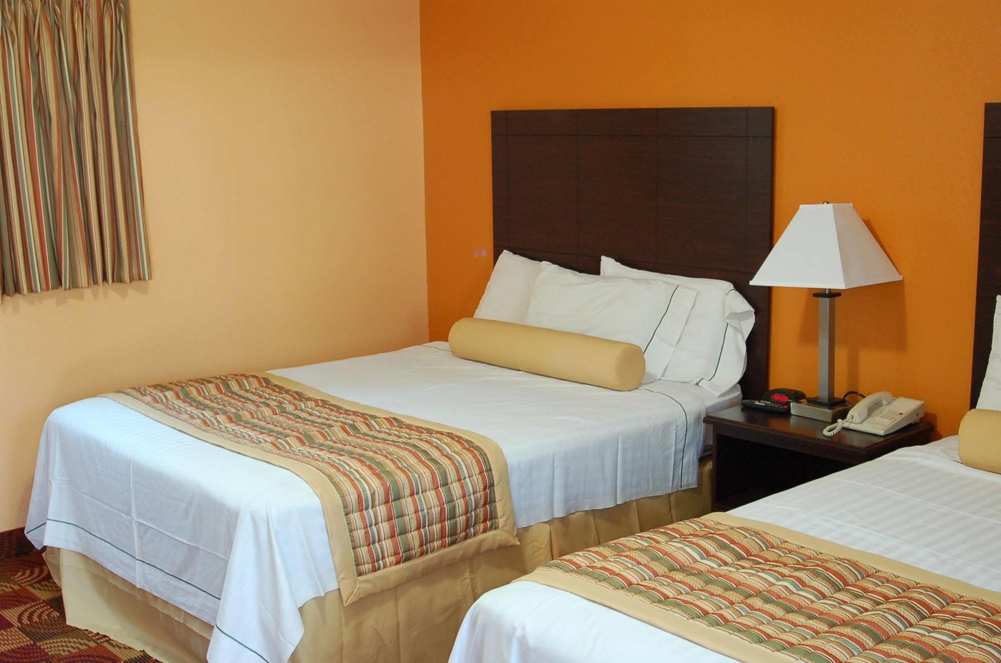 Budgetel Inn Glens Falls-Lake George Exterior foto